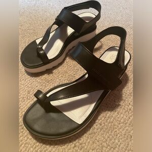 Black/white Franco Sarto women’s size 8.5 sandal